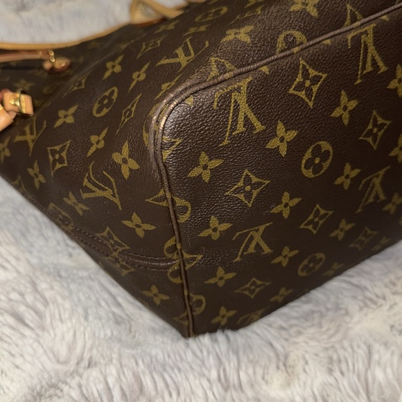 SOLD- Louis Vuitton Neverfull GM - Picture 7 of 16